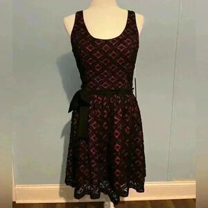Amanda Uprichard Lacey Dress with a Pink Liner w/fabric belt Size Medium